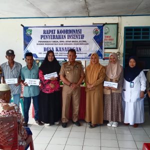 Penyerahan Bantuan Langsung Tunai (BLT) Dan Insentif Desa Kanaungan