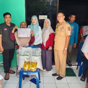 Penyaluran Bantuan Pangan Beras Dan Minyak Goreng Di Kelurahan Bonto Kio