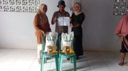 Penyaluran Bantuan Pangan Beras Dan Minyak Goreng Di Kelurahan Kalabbirang