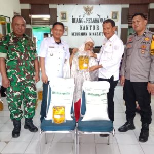 Penyaluran Bantuan Pangan Beras Dan Minyak Goreng Di Kelurahan Minasatene