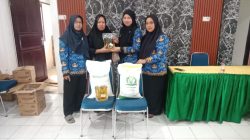 Penyaluran Bantuan Pangan Beras Dan Minyak Goreng Di Kelurahan Jagong