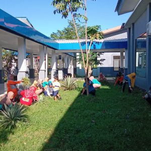Dirut RSUD Batiling Pangkep Bersama Staf Kerja Bakti, Wujudkan Lingkungan Rumah Sakit Bersih dan Nyaman