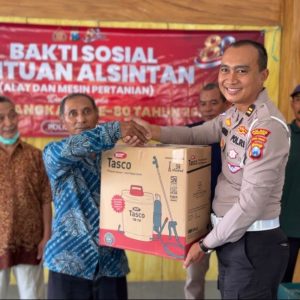 Wujud Kepedulian HUT Bhayangkara ke-80, Polres Gresik Bantu Petani di Panceng dengan Alsintan