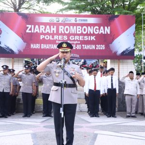 Polres Gresik Gelar Ziarah Nasional dan Tabur Bunga di TMP Kebomas Sambut Hari Bhayangkara ke-80