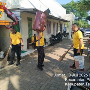 Gerakan ASRI, Personel Polsek Panongan Ciptakan Lingkungan Kerja Bersih, Sehat, dan Nyaman