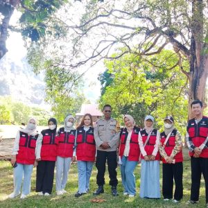 BHABINKAMTIBMAS POLSEK MINASATENE DAMPINGI MAHASISWA KKN UNHAS KUNJUNGI DESTINASI WISATA DAN CAGAR BUDAYA DI PANGKEP