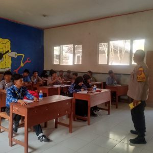 Polisi Berikan Edukasi Anti-Bullying Saat MPLS di SMK Pilar Nusantara Pasar Kemis
