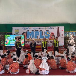 Satlantas Polres Gresik Kenalkan Rambu Lalu Lintas kepada Siswa SD Negeri 4 Petrokimia, Wujudkan Generasi Pelopor Keselamatan