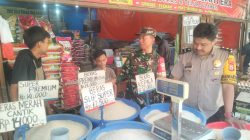 BHABINKAMTIBMAS KELURAHAN MAPPASAILE POLSEK PANGKAJENE, BERSINERGI DENGAN 3 PILAR MEMANTAU HARGA BERAS