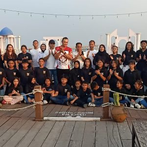 Kasat Resnarkoba Polres Pelabuhan Tanjung Perak Tutup Kontingen Karate Cup Piala Polda Jatim di Pantai Rindu, Atlet Berprestasi Terima Apresiasi dan Dukungan