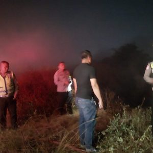 Polsek Tigaraksa Dan BPBD Kab Tangerang Bergerak Cepat Tangani Kebakaran Sampah Liar   