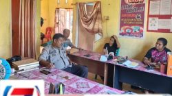 Jalin Silaturahmi & Pantau Lewat CCTV, Bhabinkamtibmas Mappasaile Sambangi Karyawan Koperasi Asal NTT