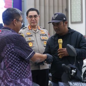 Polda Jatim Kembalikan Mobil dan Motor Hasil Ungkap Kasus Curanmor kepada Para Korban Tanpa Biaya