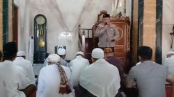Jumatan Keliling di Sindang Jaya, Polsek Pasar Kemis Ajak Jamaah Jaga Kamtibmas dan Cegah Karhutla