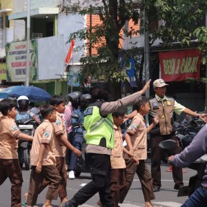 Inovasi Srikandi Care, Cara Polres Lamongan Dekatkan Diri ke Masyarakat