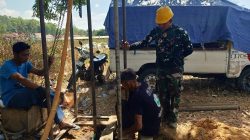 Babinsa Koramil Palengaan Dampingi Pengeboran Air di Ponpes Miftahul Ulum Penyepen