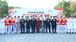 Kapolres Gresik Pimpin Upacara Penurunan Bendera HUT ke-81 RI, Berlangsung Khidmat dan Lancar