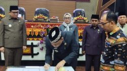 Rapat paripurna DPRD kota Metro penyampaian kebijakan umum beri nota kesepakatan ,APBD,th,2027